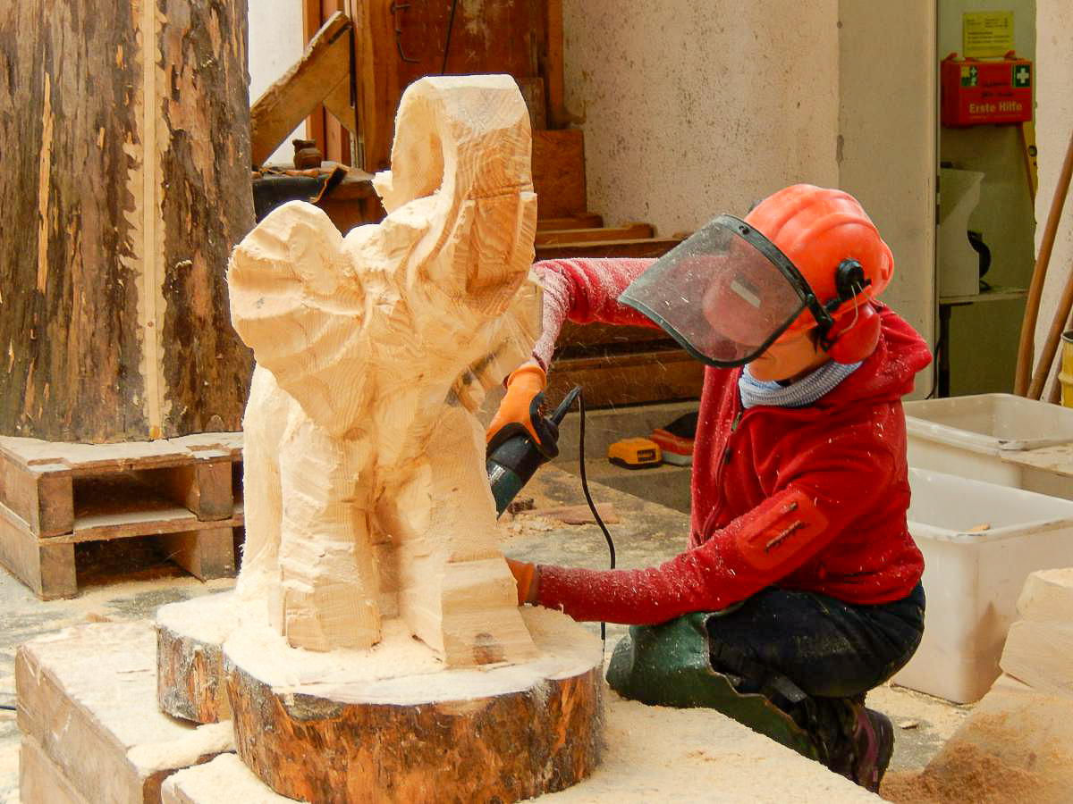 schnitzen-kettensaege-elefant-14