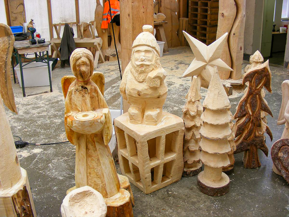 weihnachtsdekoration-kettensaege-19