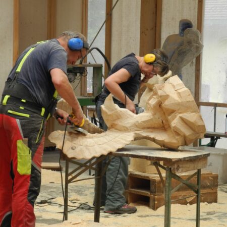 Kettensägen-Schnitzen