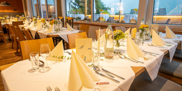 S 73 Feier _ Evtl auch für seite 4 ein besseres dabei (4)