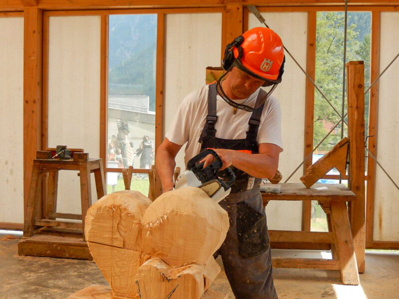 kettensaegenschnitzen-herz-24