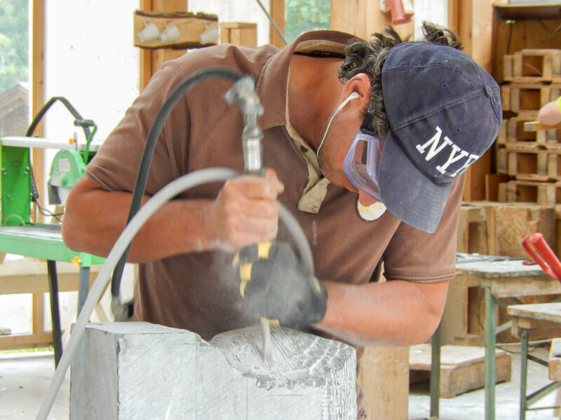 steinbildhauen-pneumatischer-meissel-10