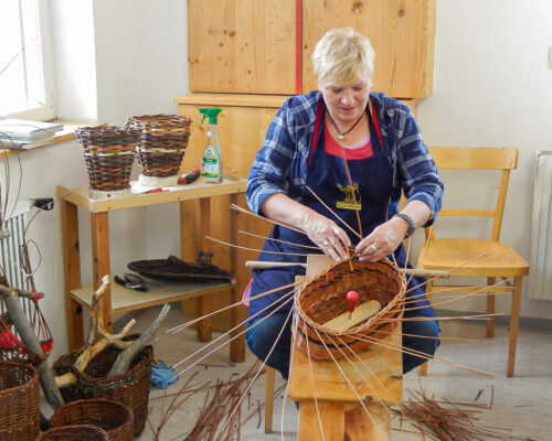 Weidenflechten: Objekte, Figuren, Körbe